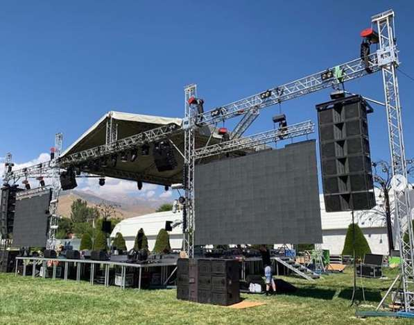 led screen truss and event truss system