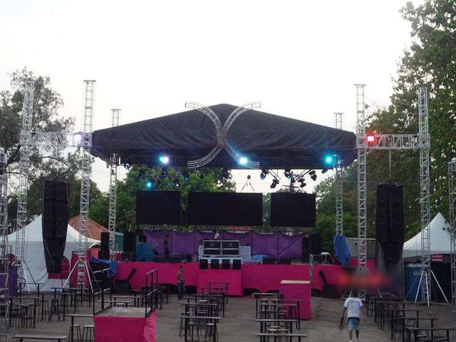 park event truss stage