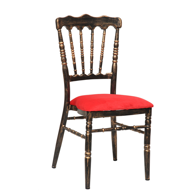 The manufacturer provides wedding retro distressed soft bags, castle chairs, wedding bamboo chairs, dining chairs, hotel banquet chairs