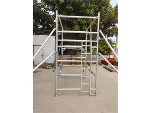 2.45m Aluminum Easy-Set Scaffold Tower with Guardrails And Outriggers With1984 Lbs. Load Capacity