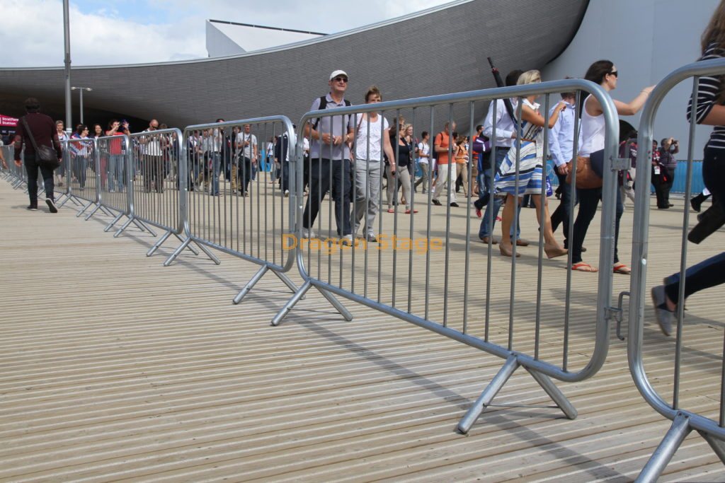 portable galvanised crowd control barriers (4)