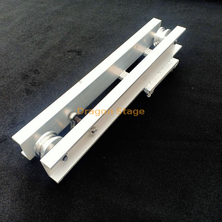 Aluminum Spigot Truss Top Section with Aluminum Steel Wheels (1)