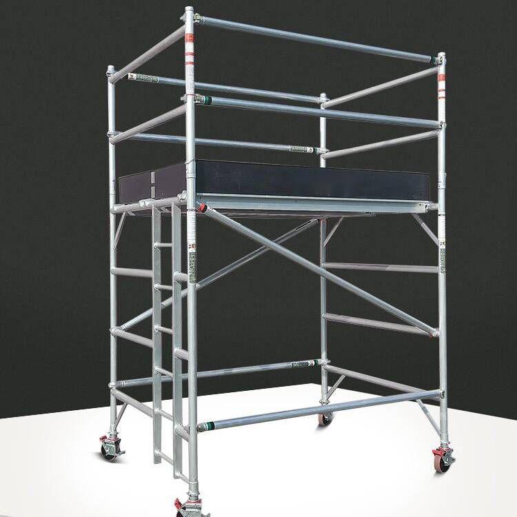 What are the benefits of using aluminum mobile scaffolding over other types of scaffolding?