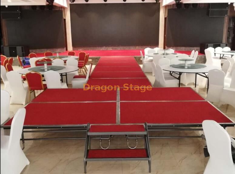 What are the features of aluminum folding stage platform?
