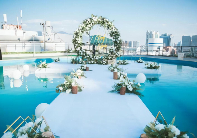 Glass Stage Transparent Stage Clear Stage for Swimming Pool Wedding