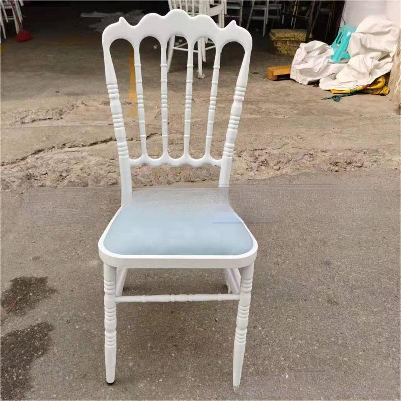 New metal castle chairs with inlaid cushions and bamboo joints, outdoor wedding and wedding soft chairs, hotel furniture direct supply