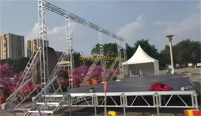 Portable Mobile Outdoor Event Stage 14x3m with 2 Stairs