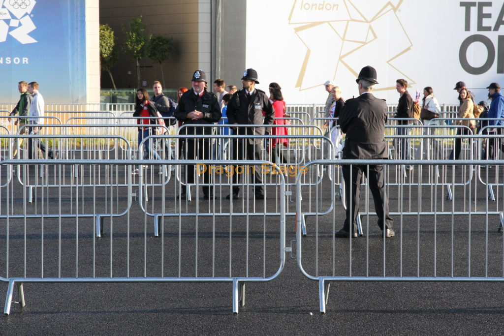 portable galvanised crowd control barriers (5)