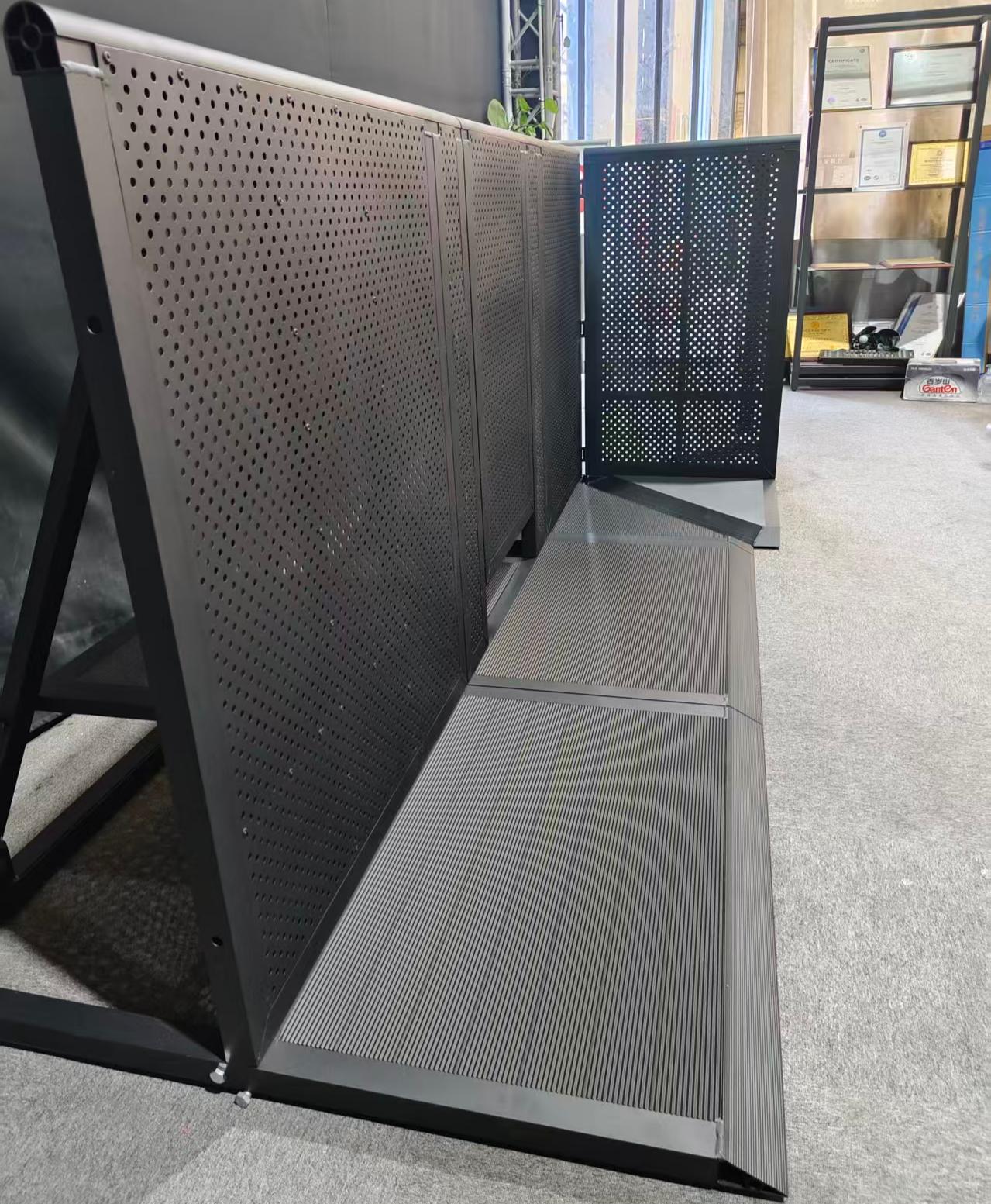 event crowd control barriers.jpg