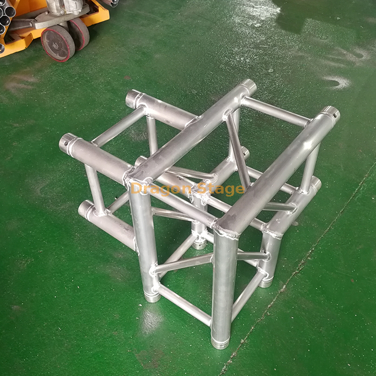 spigot 3 way corner truss (6)