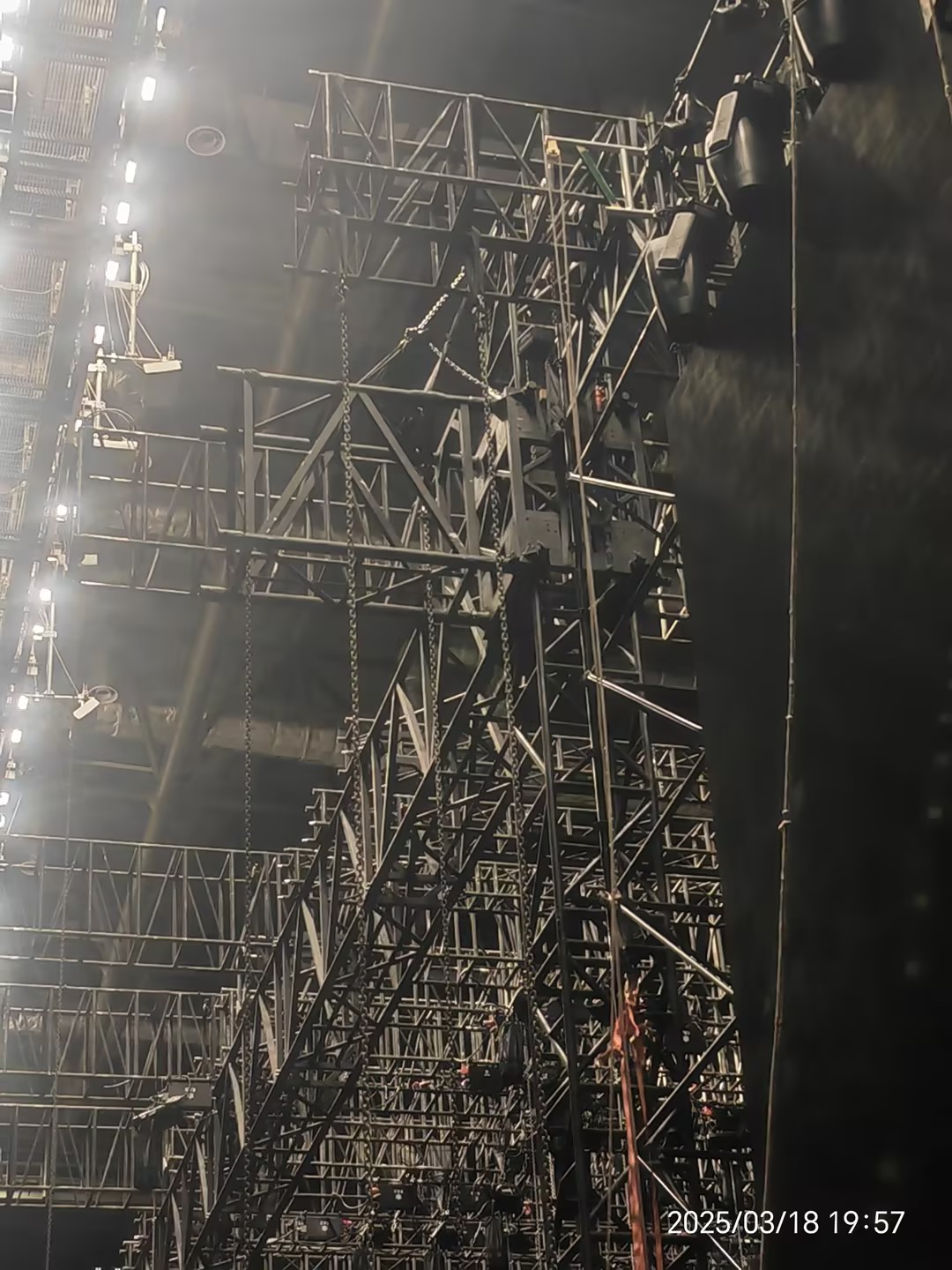 how to secure the prominent truss outside