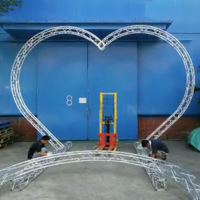 Heart Shape Truss Used for Wedding Stage Decoration 