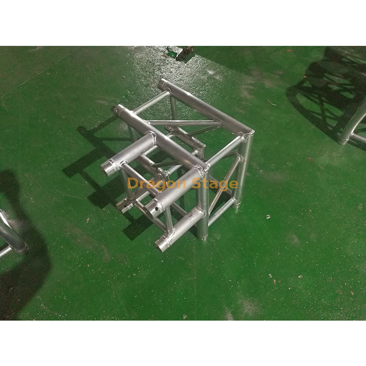 spigot 3 way corner truss (8)