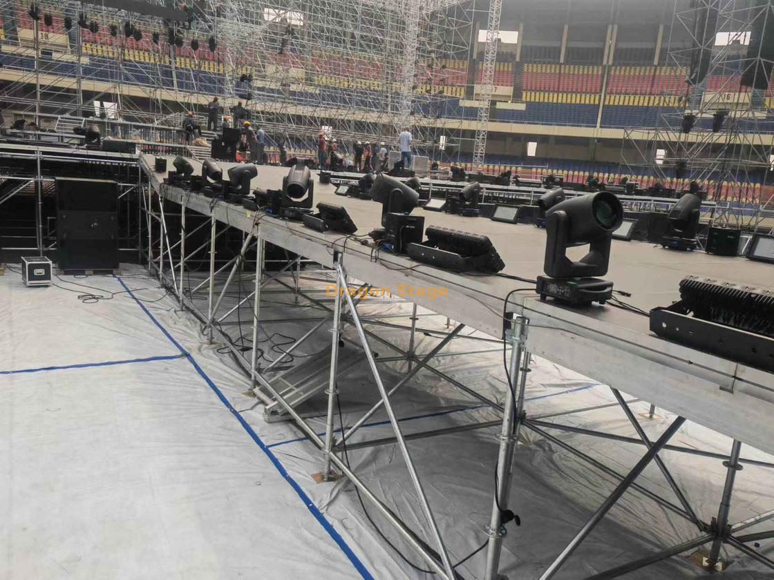 50x4m Runway Layher Stage for Large Concert 