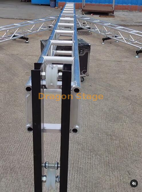 Line Array Speaker Tower with Thomas Truss 6m High (2)