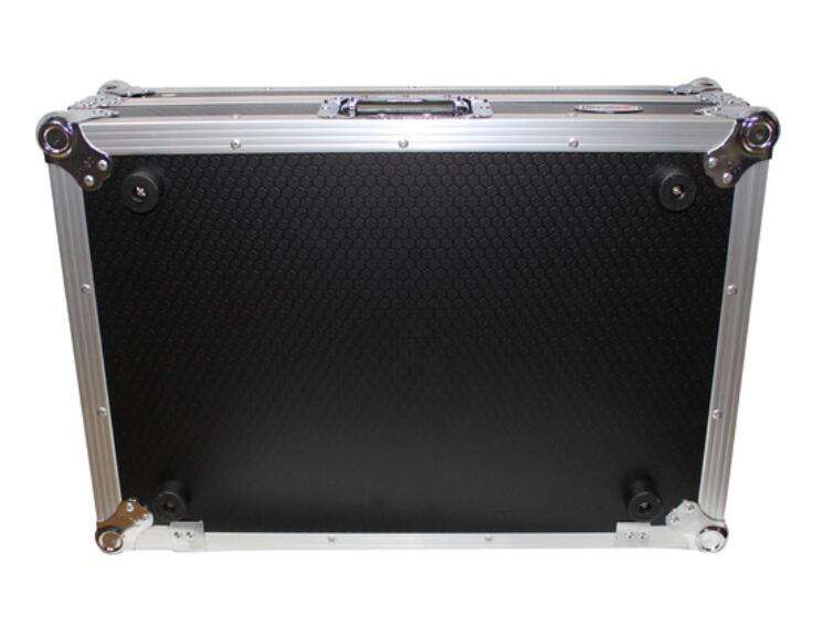 Flight case with lock