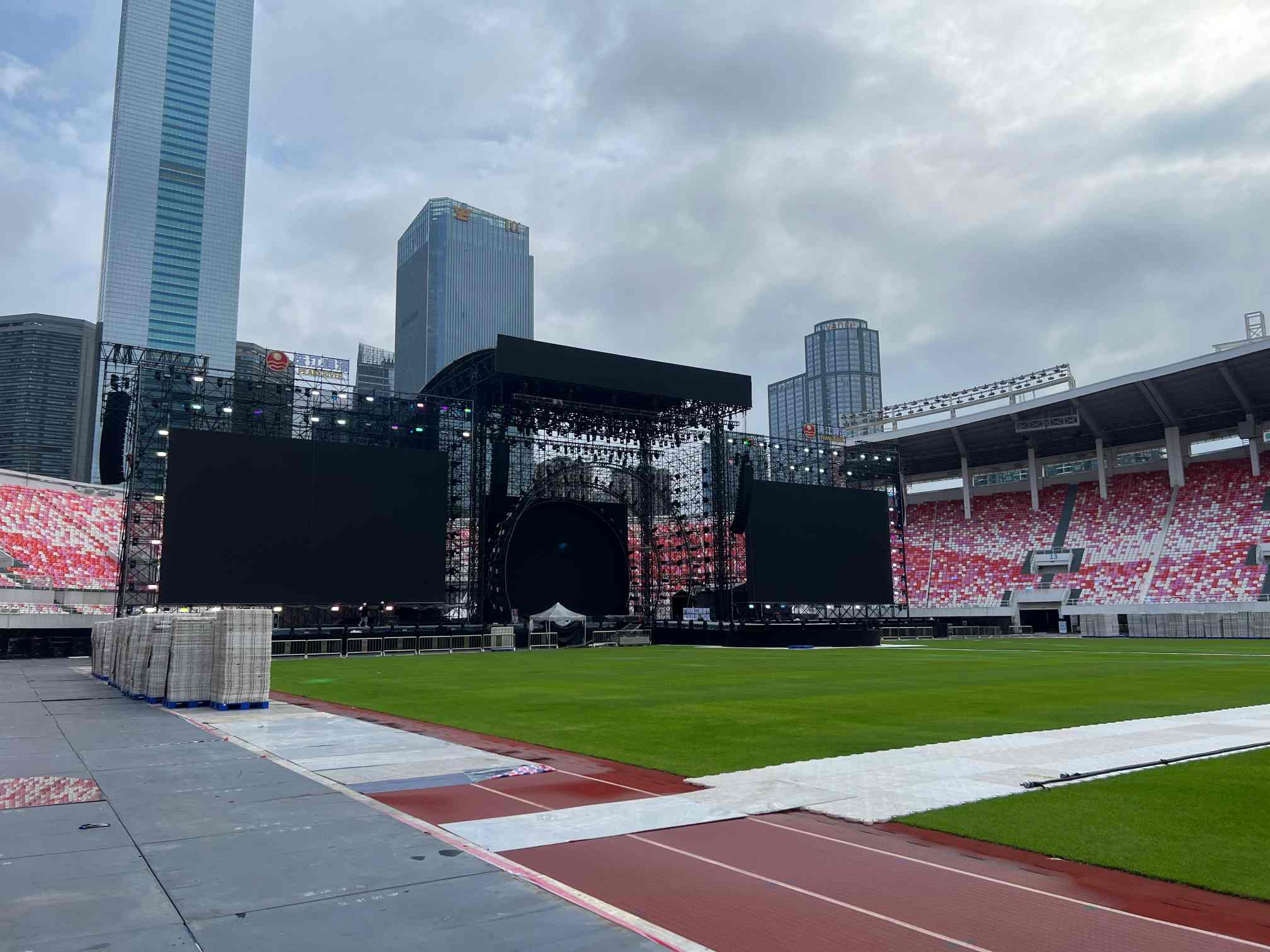 Guangzhou Pearl Beer Festival Stage design(1).jpg