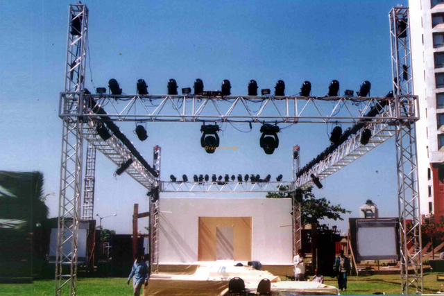 Aluminum Alloy LED Screen Spigot Truss System 8x8x6m for Outdoor Concert 
