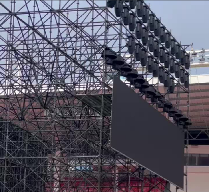 camera platform and prompt led on FOH.png