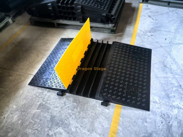 1270x900mm Wide 5-Channel Cable Protector Ramp with Hinged Cover for Wheelchair & Pedestrian Crossings