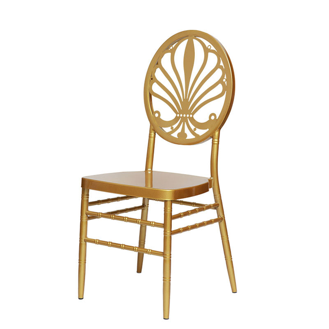 Foshan manufacturer supplies new iron bamboo joint dining chairs, European wedding dining chairs, hollowed out round back golden peacock chairs