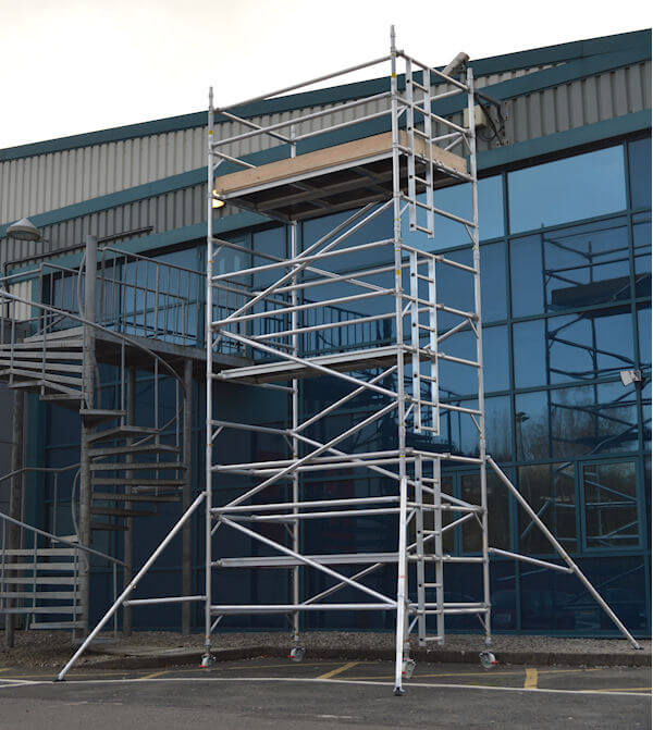 mobile double scaffolding with climbing ladder