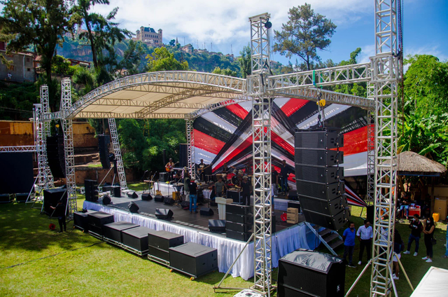Aluminum Concert Stage Truss Curved Roof Truss System