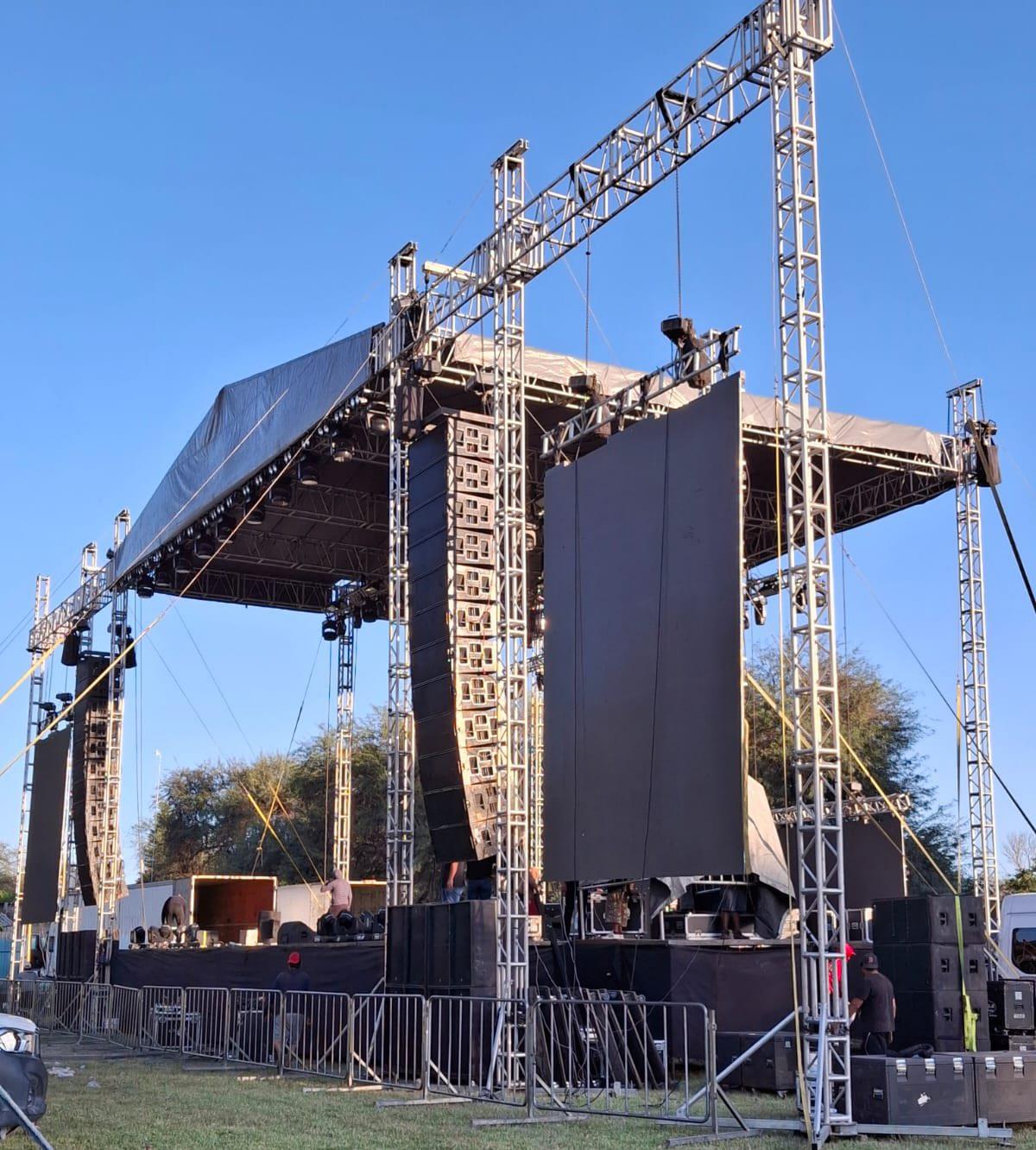 21m &times; 20m Professional Concert Roof Stage System.jpg
