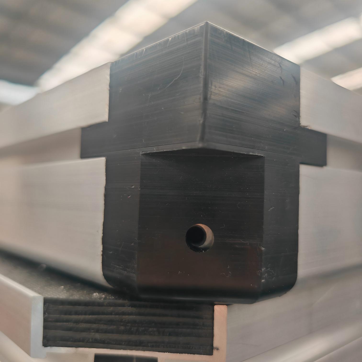 plug for layher stage deck(1)