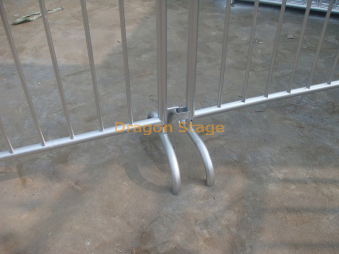 portable galvanised crowd control barriers (8)