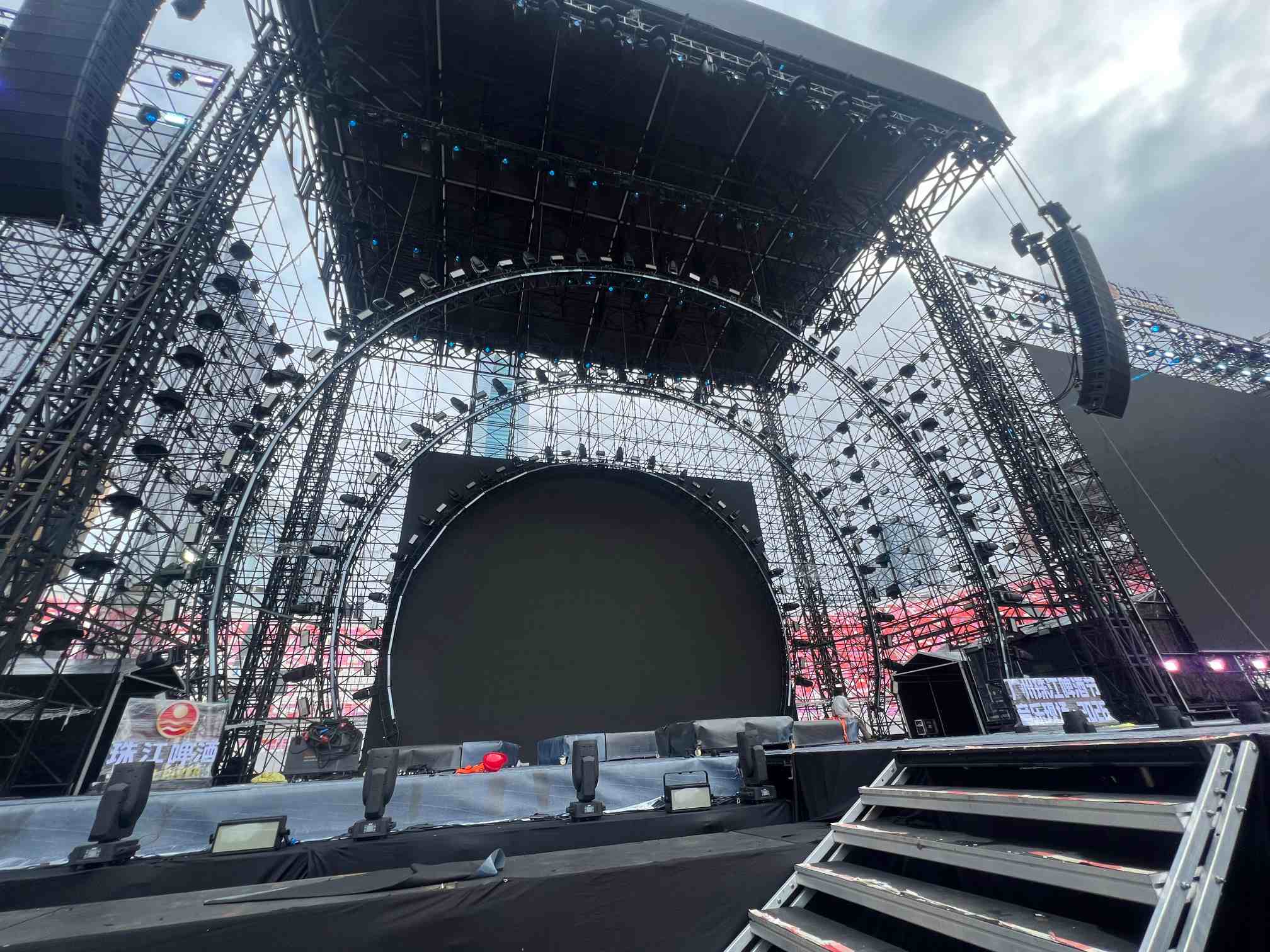 main stage design for concert(1).jpg