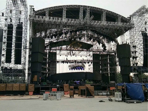 Sound and Light Truss System for Concert