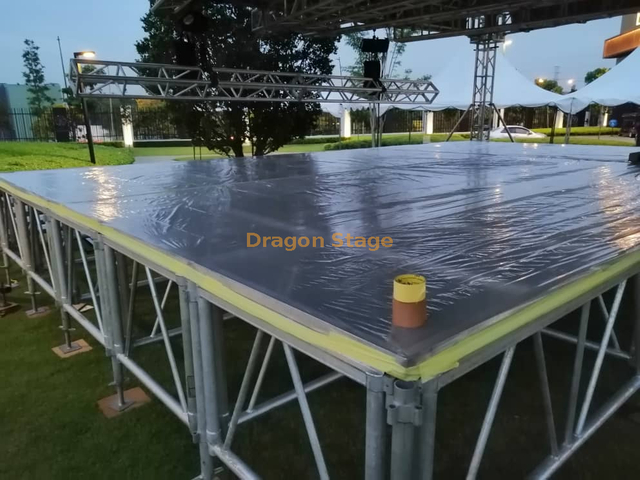 Aluminum Modular 4' X 8' Non-skid Finish Durable Performance Outdoor Movable Stage Portable Staging 9.76x7.32m （32x24ft）