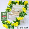 During the Qingming Festival, simulated chrysanthemums were used for tomb sweeping, sacrificial offerings, and fluorescent yellow big yellow roses. There were 9 heads and 2 roses