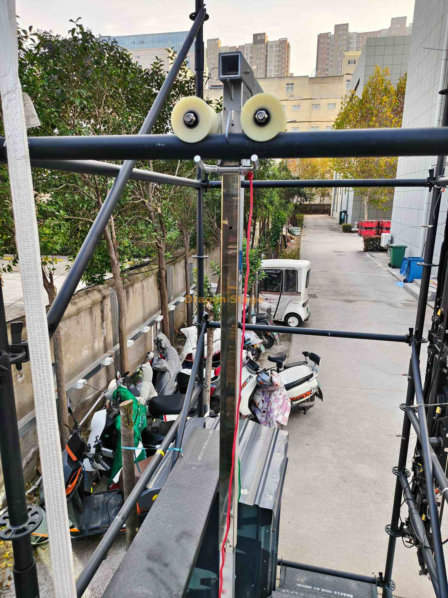 LED Display Suspension Bracket (4)